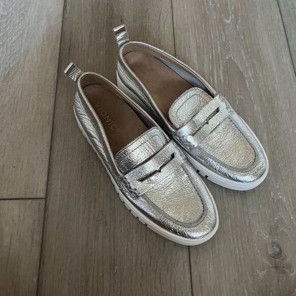 Vionic 'Uptown' Women's 6.5 Silver Leather Penny Loafer Flat Comfort Shoe - Picture 11 of 11
